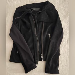 Gorgeous black suede jacket. Great staple piece from Revolve. BlankNYC Small